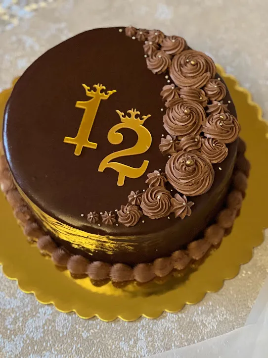 Chocolate, Oreo, Biscoff Cakes example