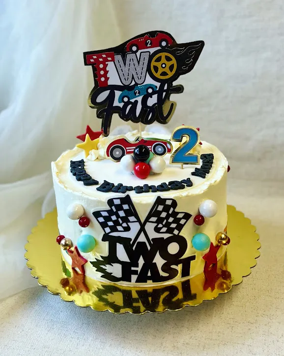 Example cake photo 7