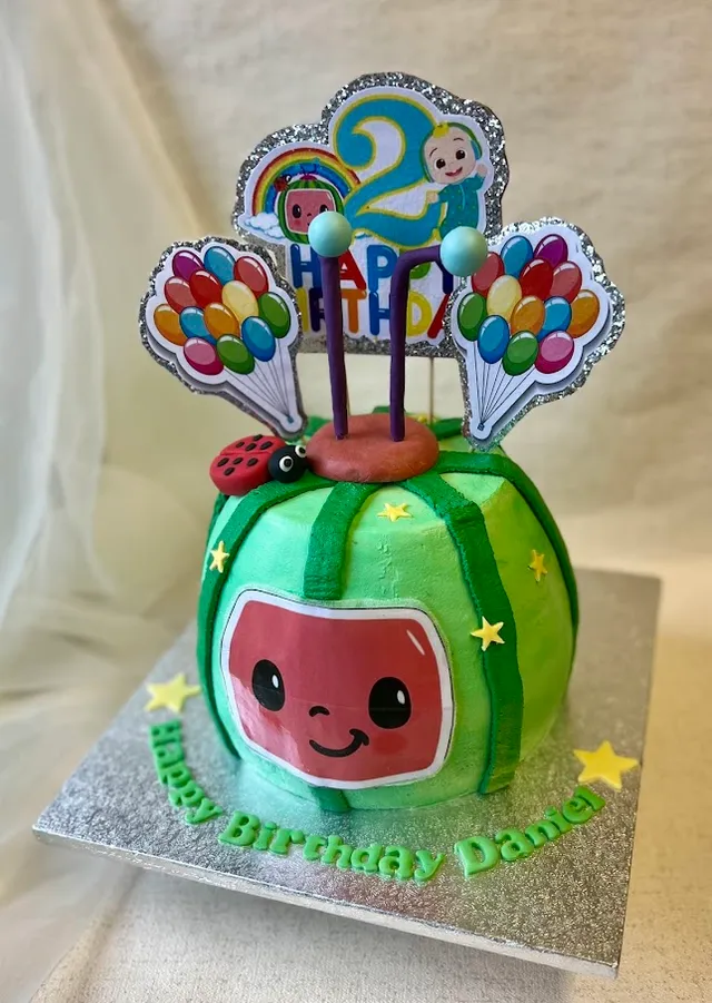 Example cake photo 9