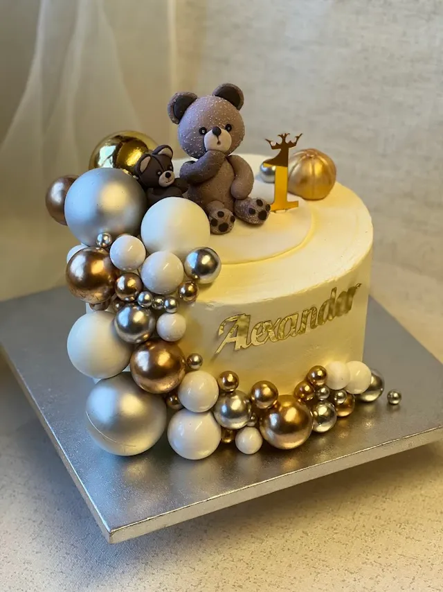 Example cake photo 10